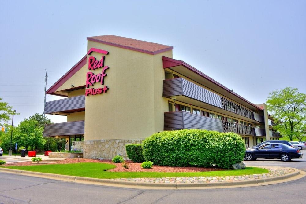 Super 8 By Wyndham Deerfield - Northbrook Hotel Exterior photo