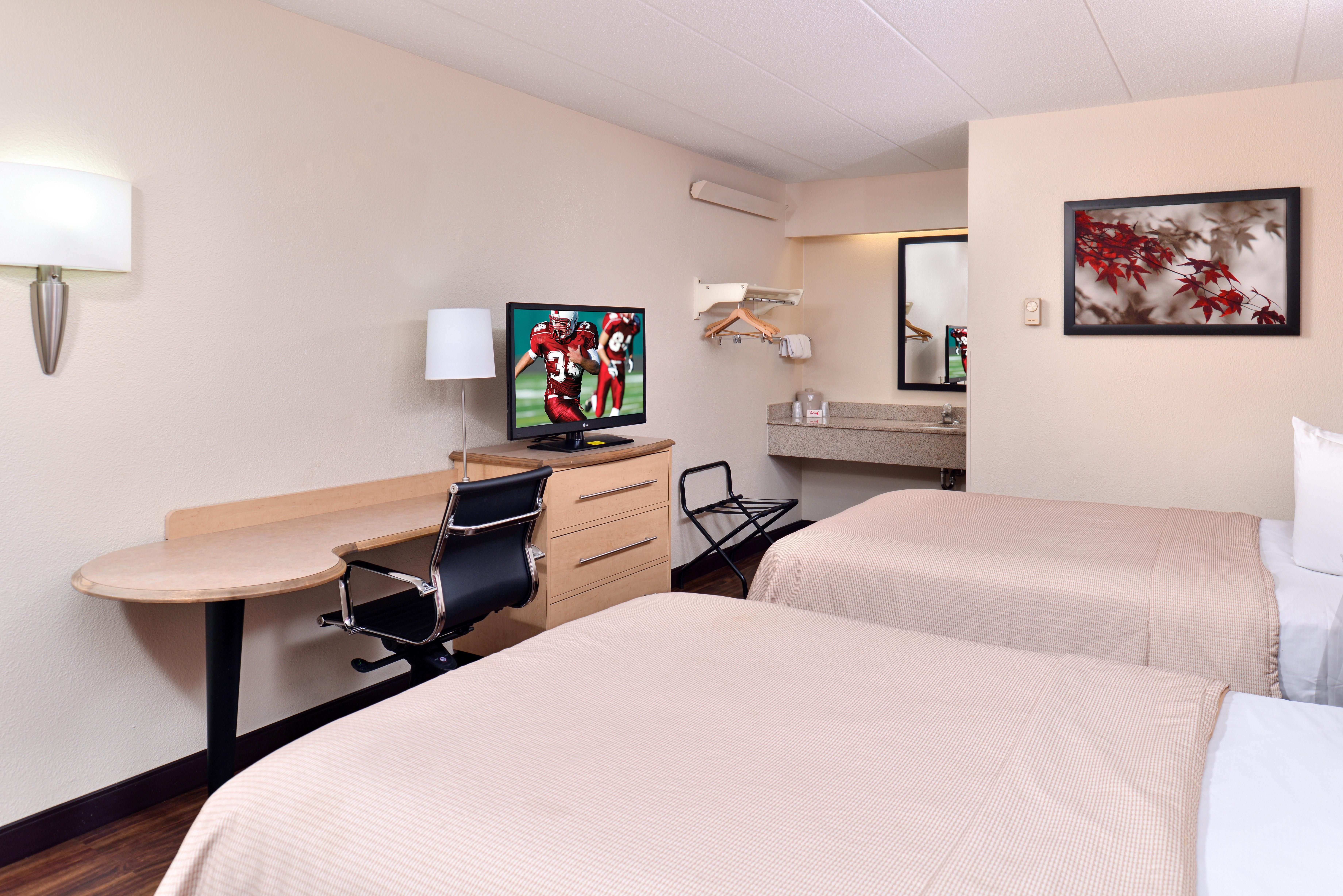 Super 8 By Wyndham Deerfield - Northbrook Hotel Exterior photo