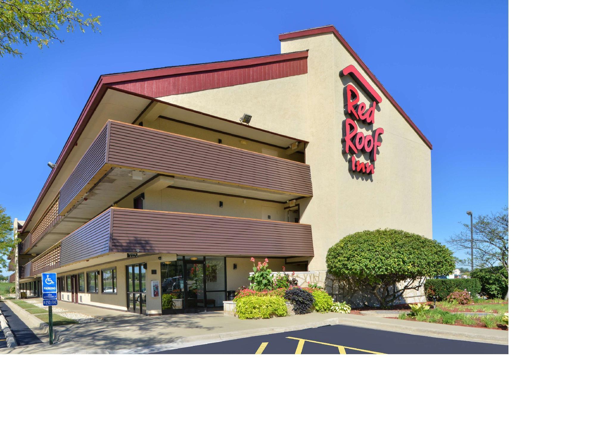 Super 8 By Wyndham Deerfield - Northbrook Hotel Exterior photo