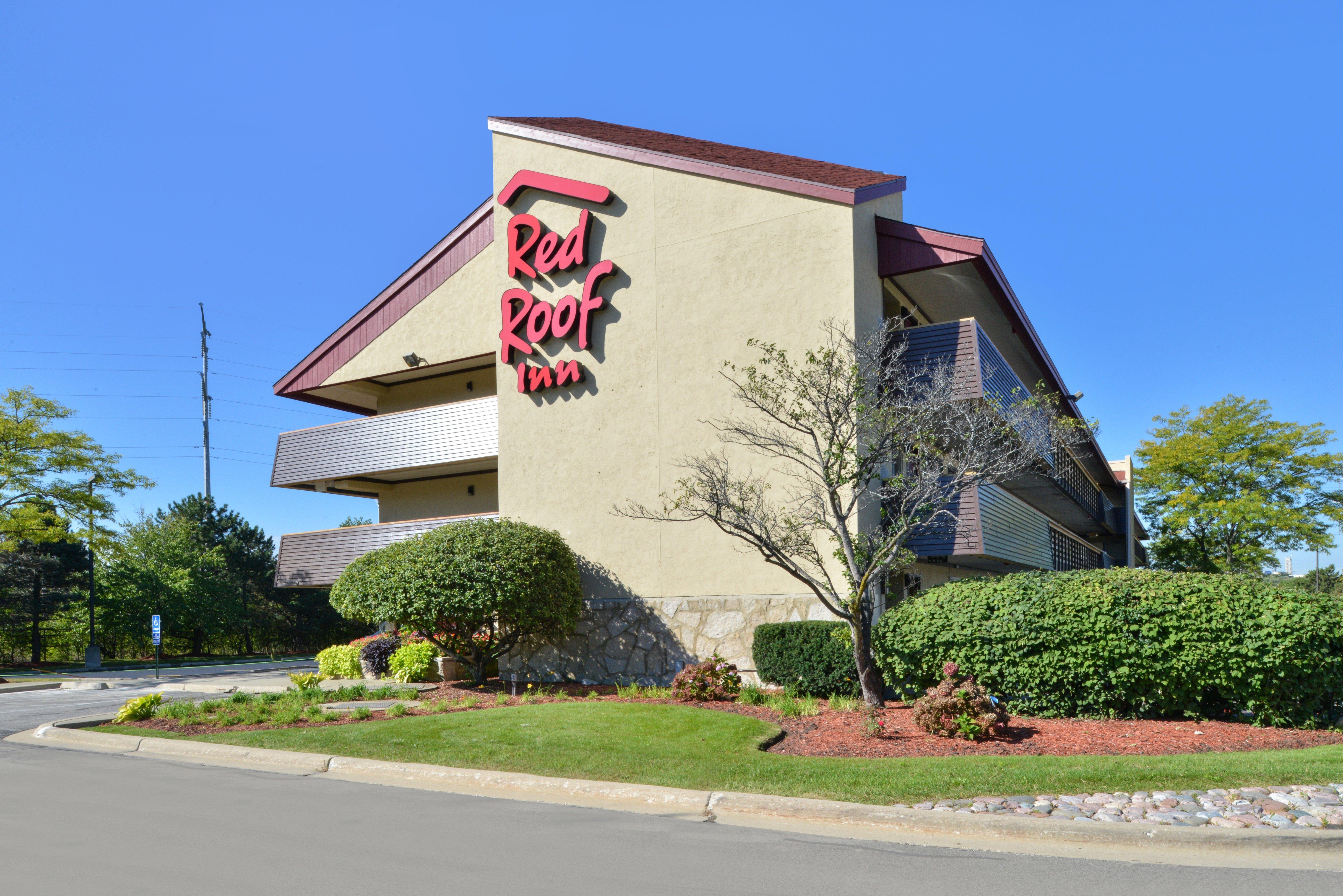 Super 8 By Wyndham Deerfield - Northbrook Hotel Exterior photo
