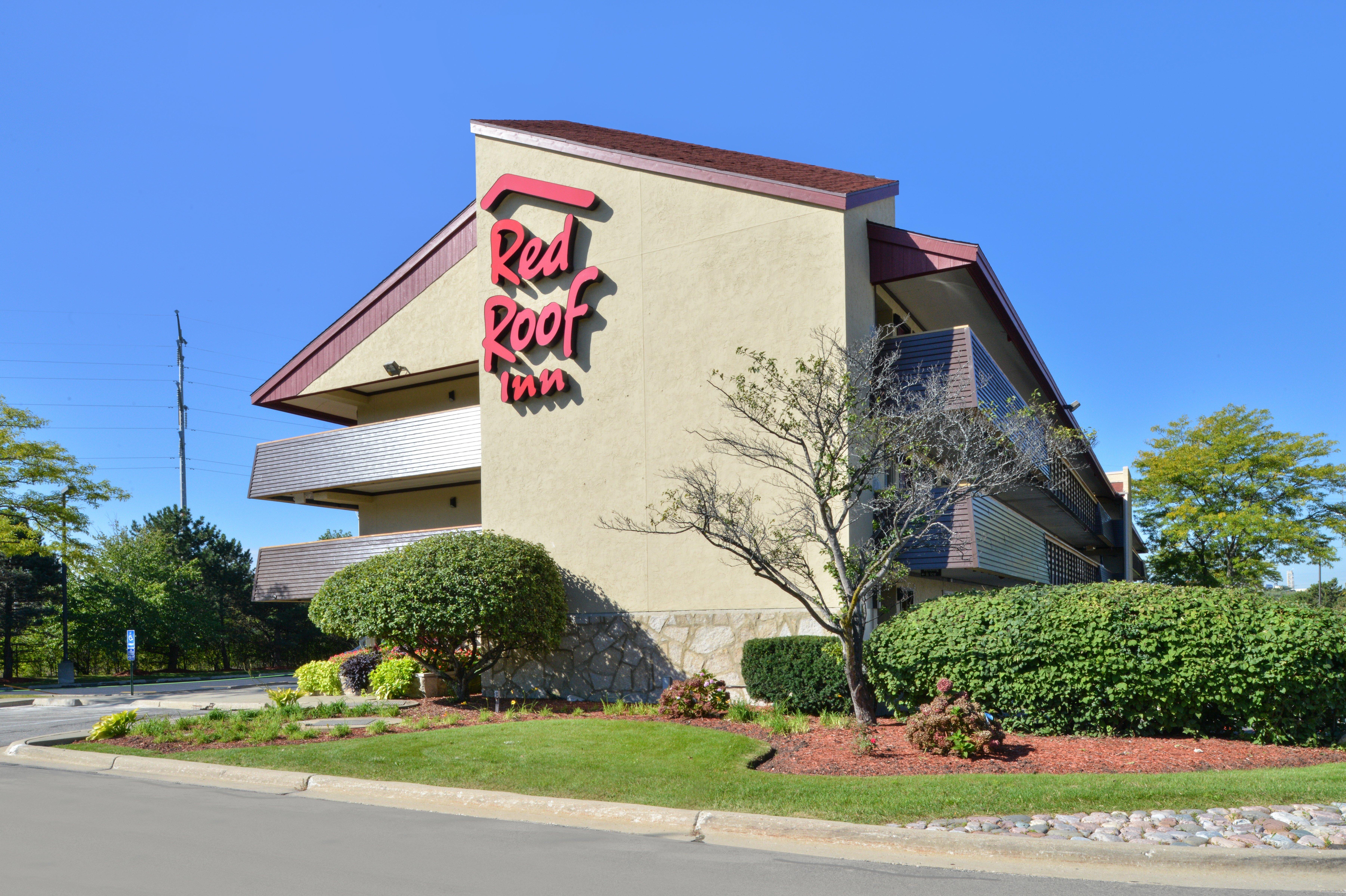 Super 8 By Wyndham Deerfield - Northbrook Hotel Exterior photo